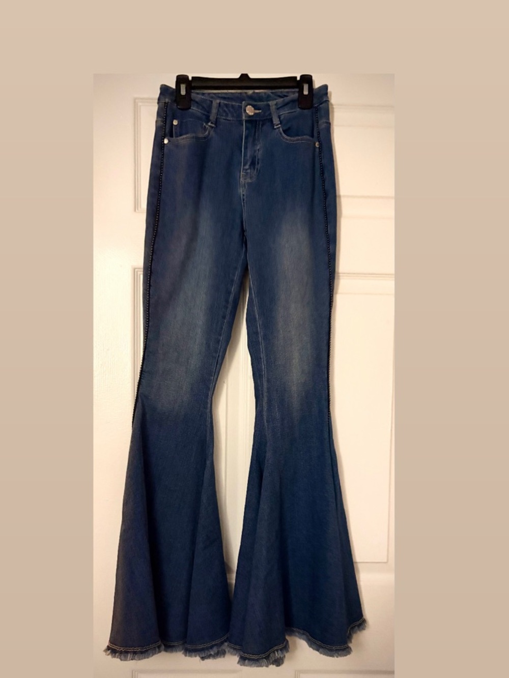 VENUS Dark Blue High-Rise Flare Jeans with Raw Hem